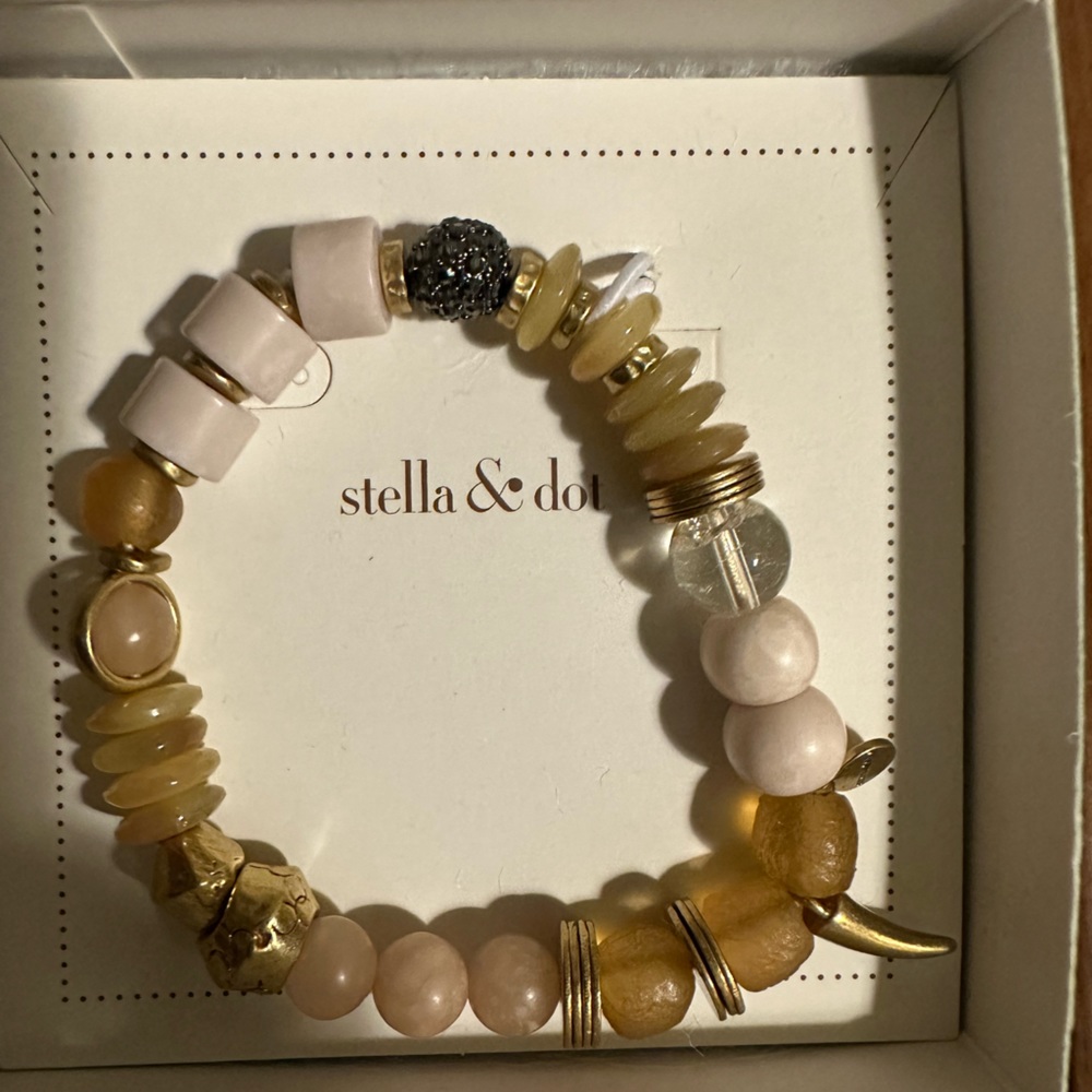 Stella & Dot Intention bracelet for Courage.